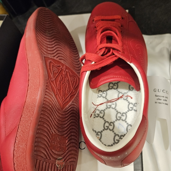 Authentic Gucci Ace Low Top Sneakers - Picture 5 of 7